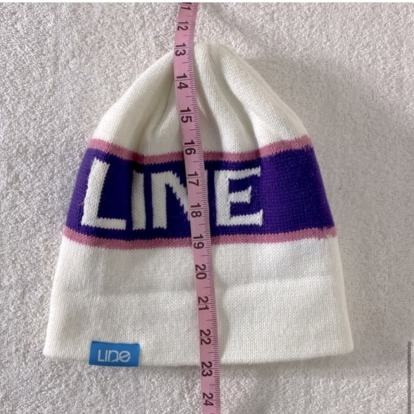 5/$25 Line White Blue Pink Toque Beanie Winter Hat - Picture 9 of 10